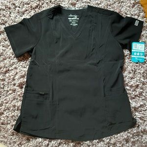 IRG elevate scrub top